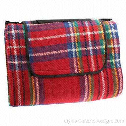 200 x 150cm Red Outdoor Beach Camping Mat (Red), Sized 200 x 150cm, Lightweight, Easy-to-carry